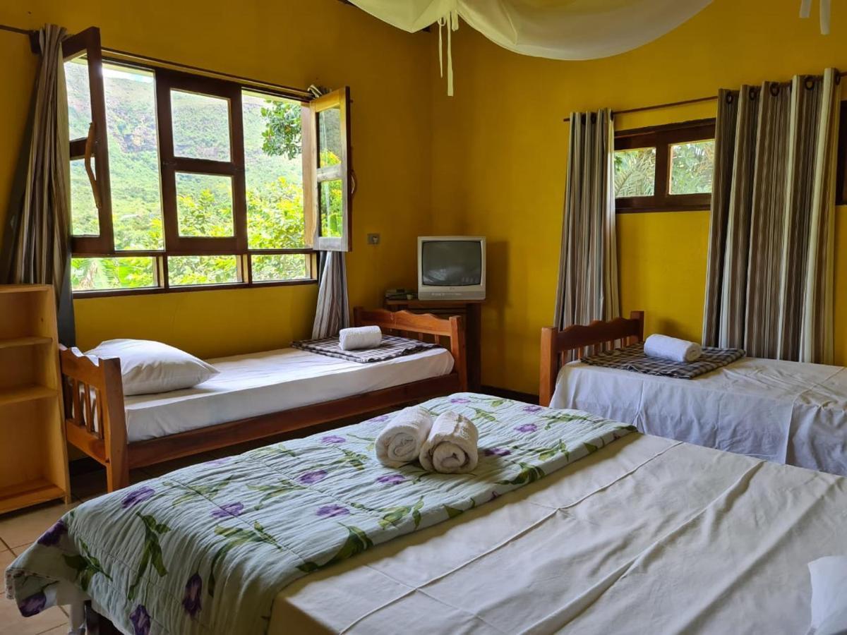 Casa Da Trilha Hotel วาเล ดู คาเปา ภายนอก รูปภาพ